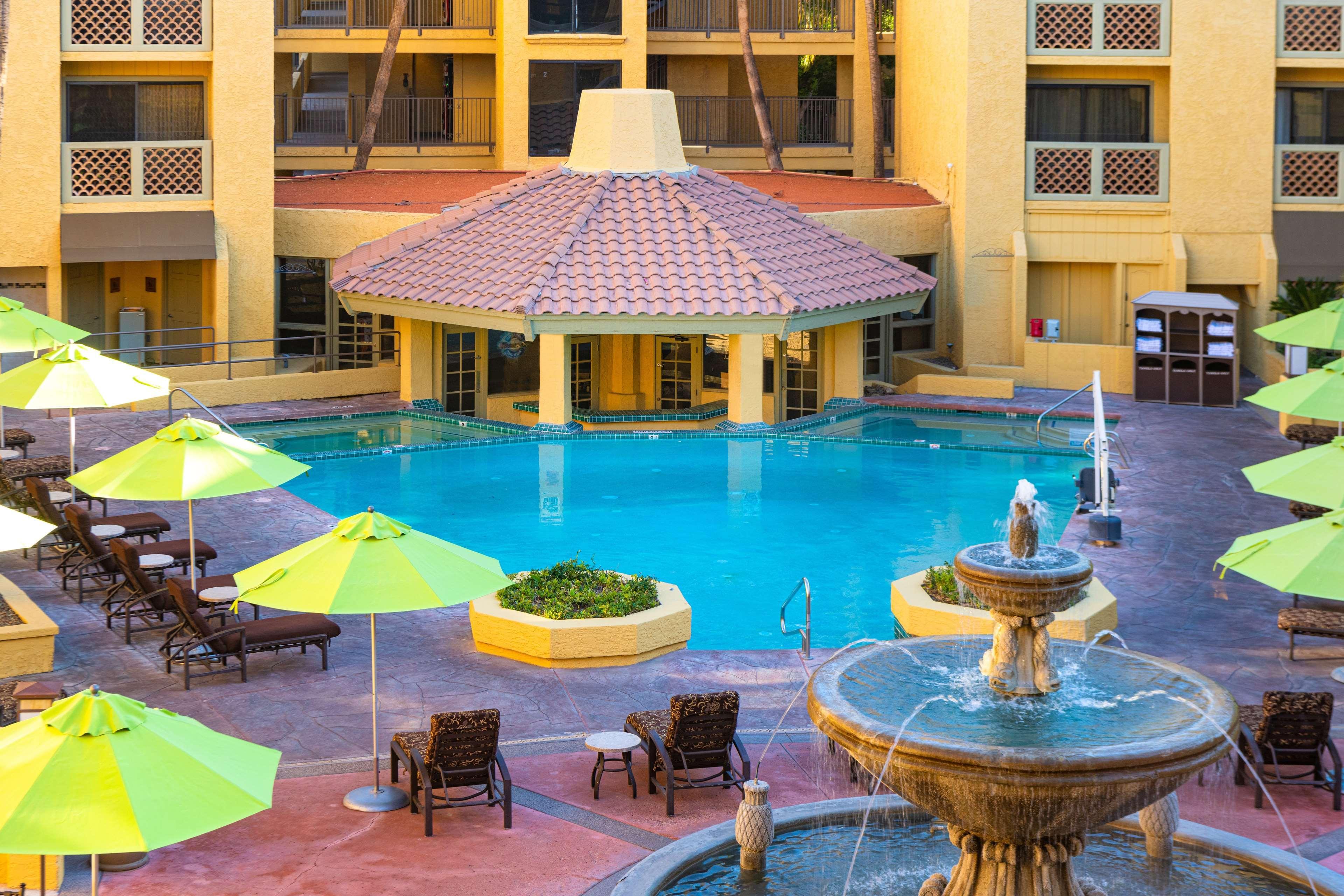 Hilton Phoenix Resort At The Peak Exterior photo
